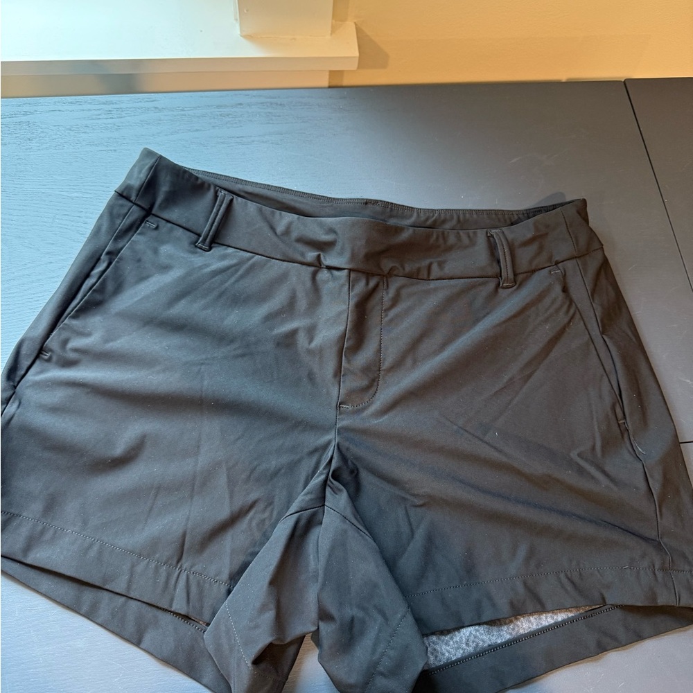 SPANX Black Pull On Shorts, Size Medium